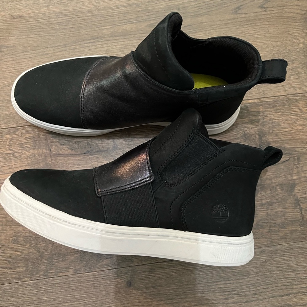 Timberland Hightop Shoe, black, sz 8, great condition!